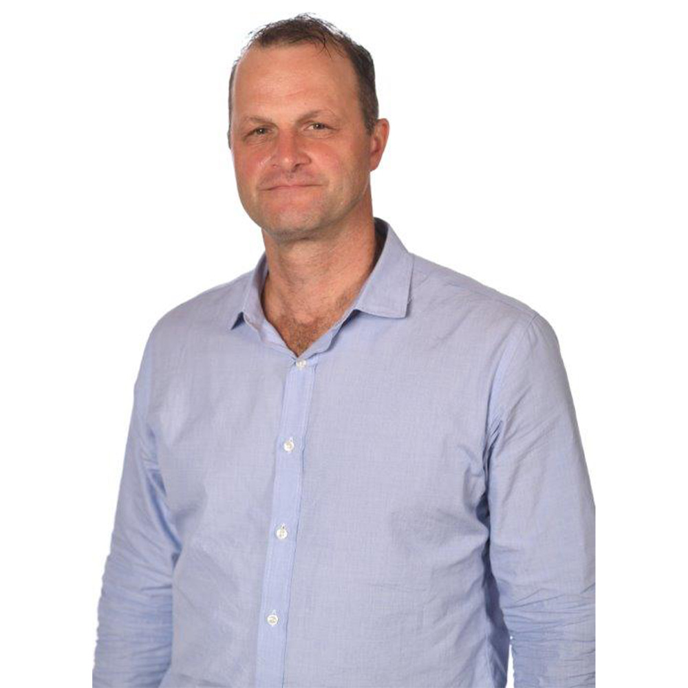 Max Latona, Director