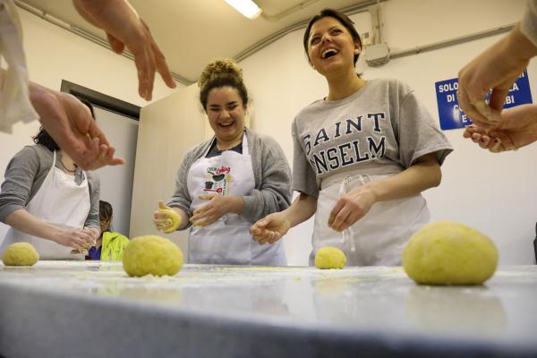 Working pasta dough