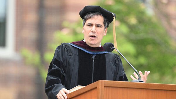 Carlos Lozada, MPA, delivers commencement address, "How to Read Like a Human."
