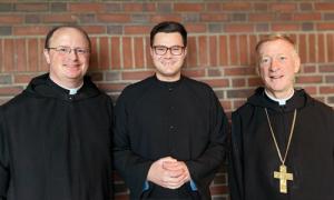 Novice Master Fr. Bernard Disco, O.S.B. ’92, Br. Thomas Lacourse, n.O.S.B. ’15, and Abbot Mark Cooper, O.S.B. ’71. Photo by Fr. Francis McCarty, O.S.B. ’10