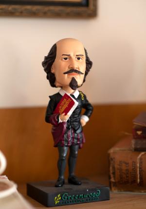 Shakespeare bobblehead