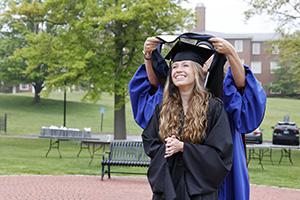 Graduate receiving hood