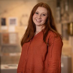Jessica Long '22 stands in a museum