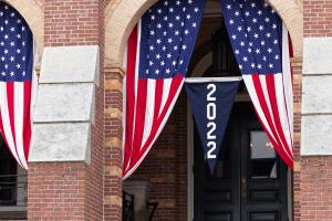 Class of 2022 Banner hanging from Alumni Hall during the Commencement ceremony