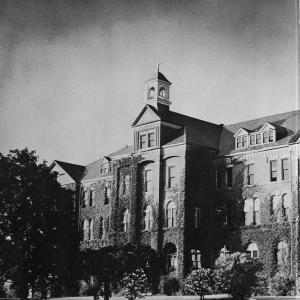 Alumni Hall viewed from the Quad