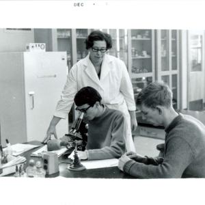 Professor Ann Sullivan observing students in the lab