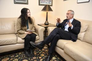 RFK Jr. speaking with a student ambassador