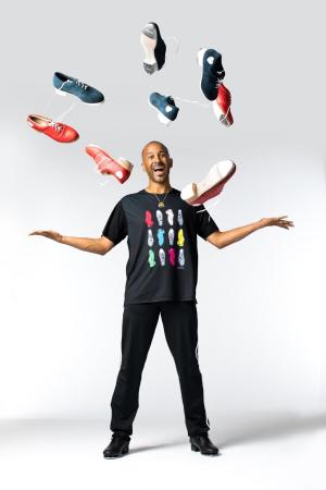 Aaron Tolson juggling shoes