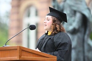 Lindsey Dunn '25 gives the Student Address.