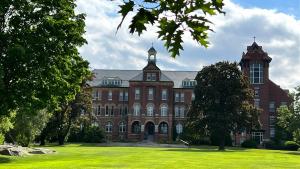 Saint Anselm receives Presidents' Award for Academic Excellence