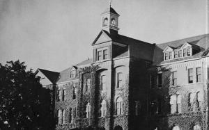 Alumni Hall viewed from the Quad