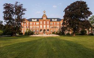 A view of Alumni Hall from the front
